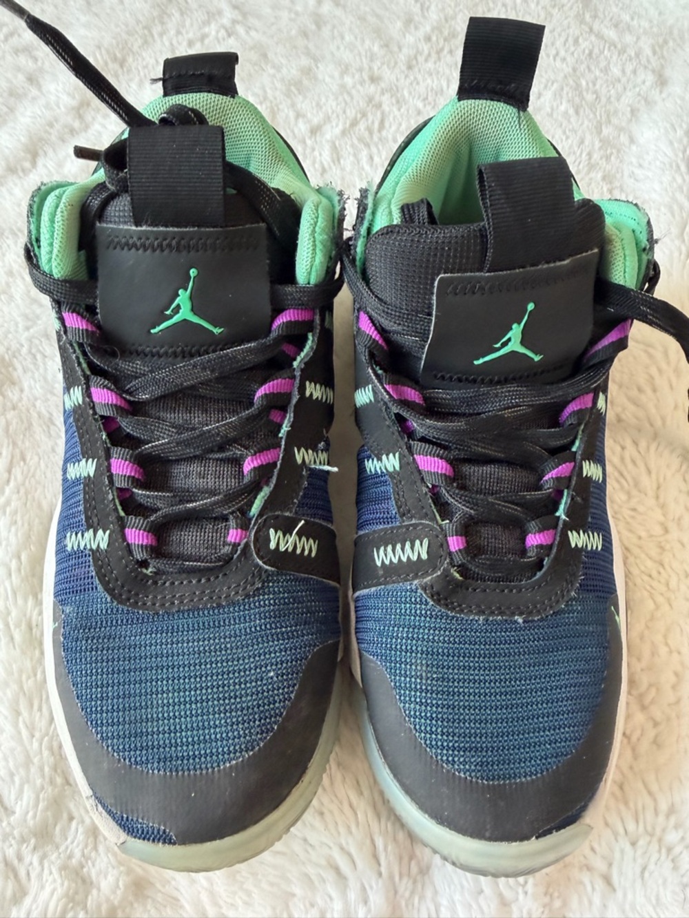 Jordan sneakers size 4.5 youth